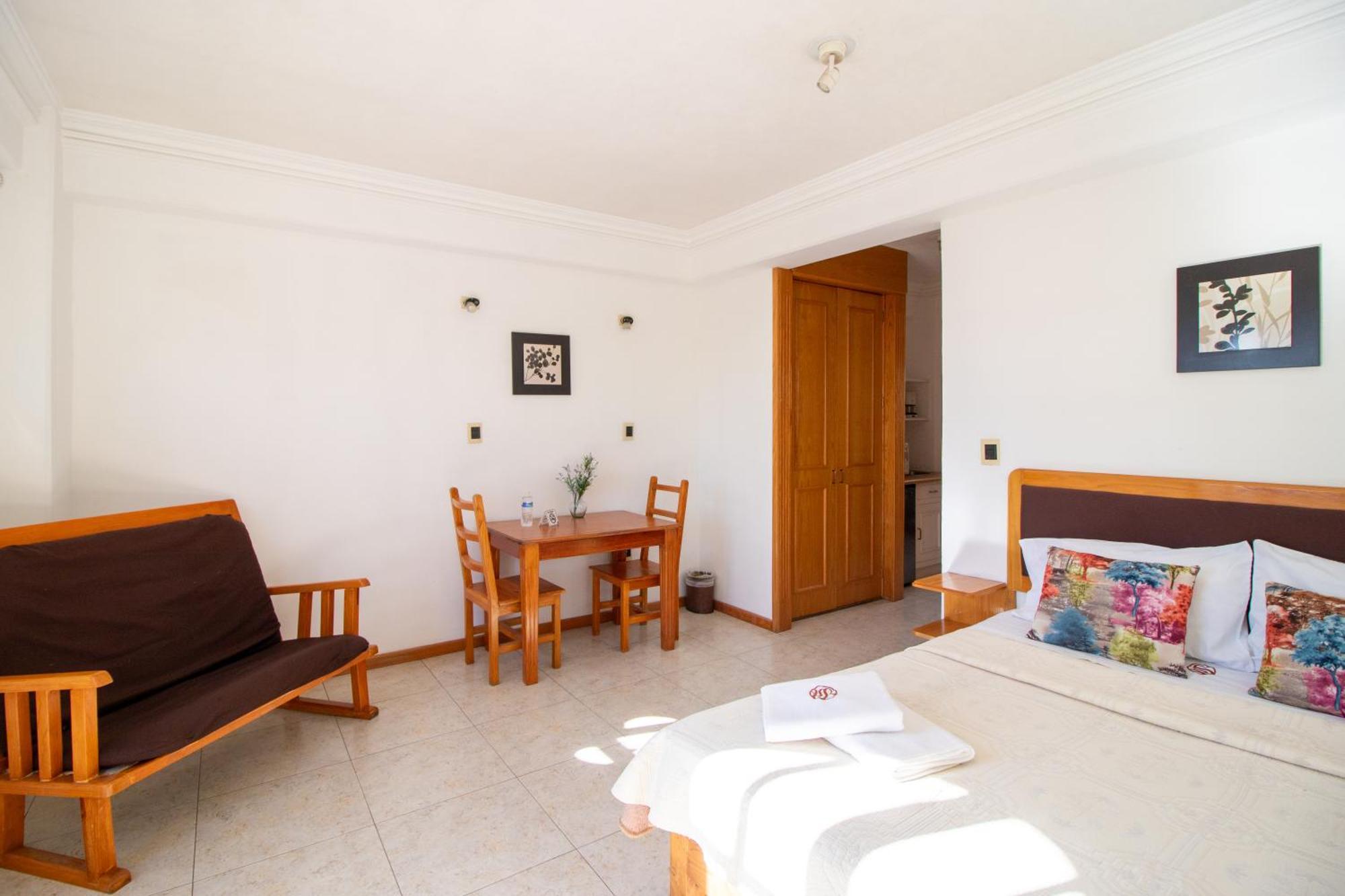 Suites Sevilla Puebla Eksteriør bilde