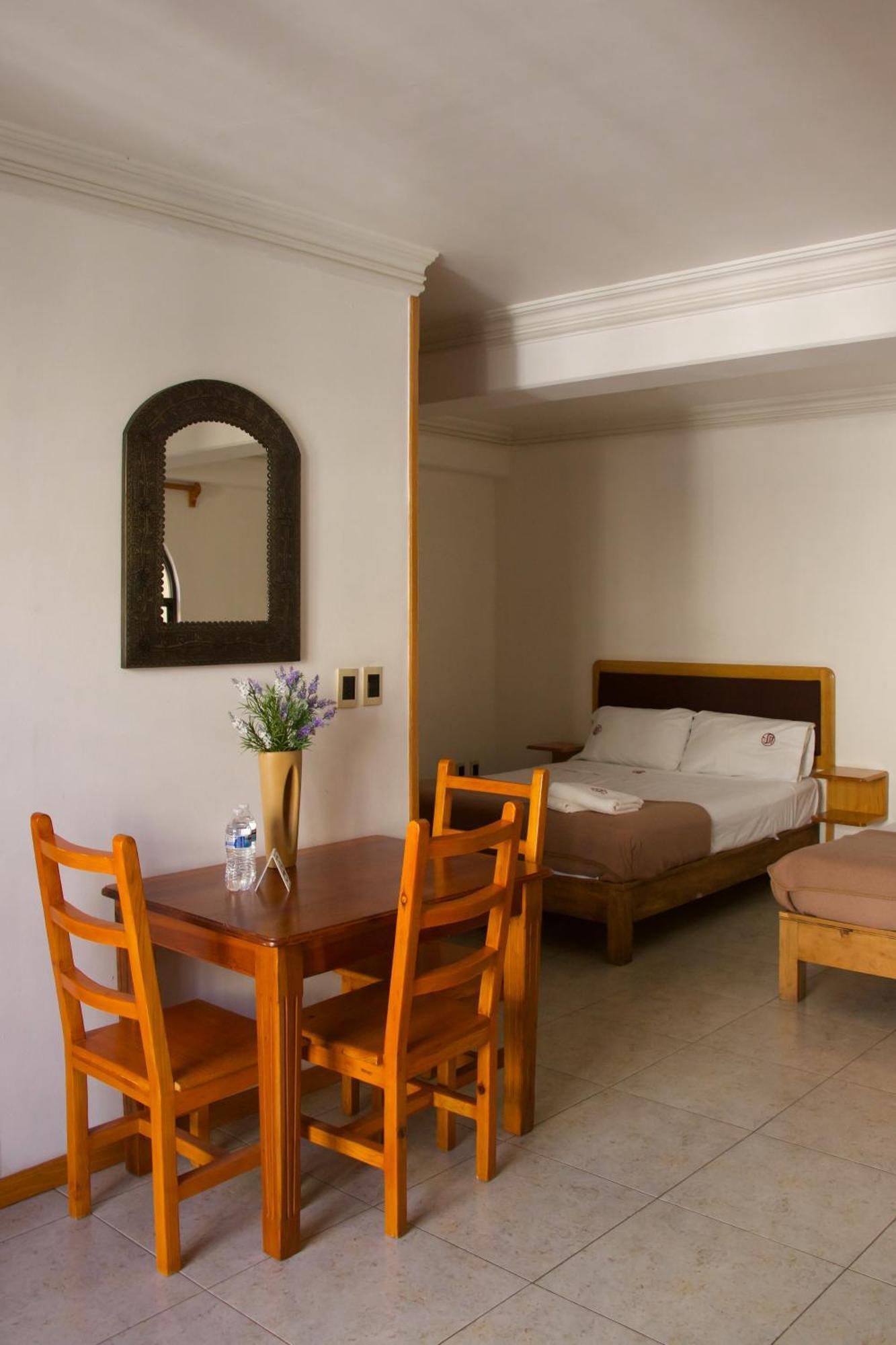 Suites Sevilla Puebla Eksteriør bilde